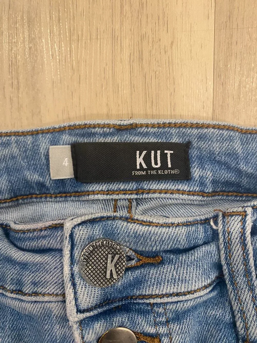 Kut From The Kloth High Rise Button Fly Ankle Jeans Raw Hem Size 4